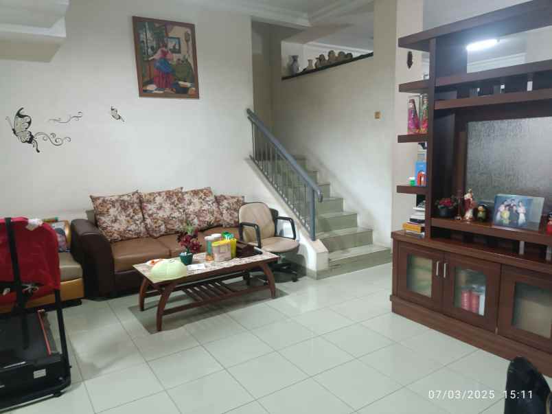 dijual rumah strategis di sektor 7 gading serpong