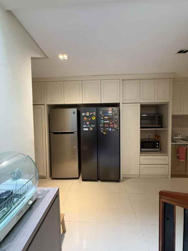 dijual rumah summarecon serpong cluster