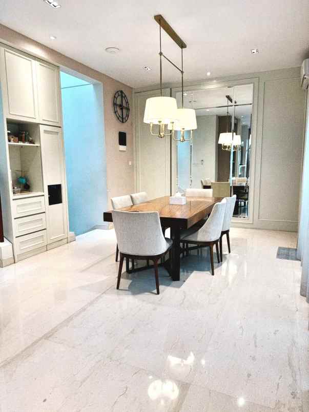 dijual rumah summarecon serpong cluster