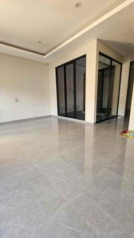 dijual rumah sutorejo utara