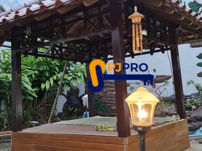 dijual rumah taman modern