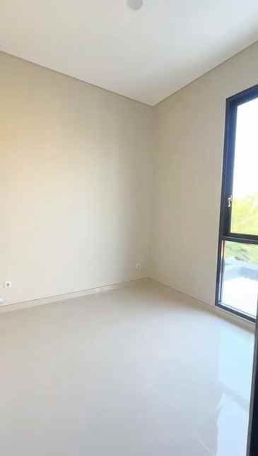 dijual rumah taman pondok indah