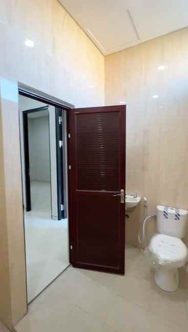 dijual rumah taman pondok indah