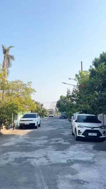 dijual rumah taman pondok indah