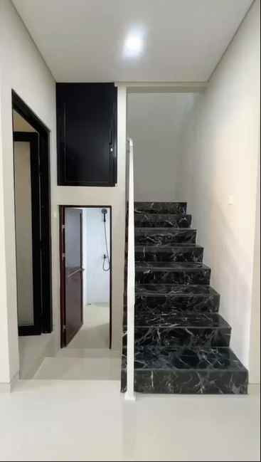 dijual rumah taman pondok indah