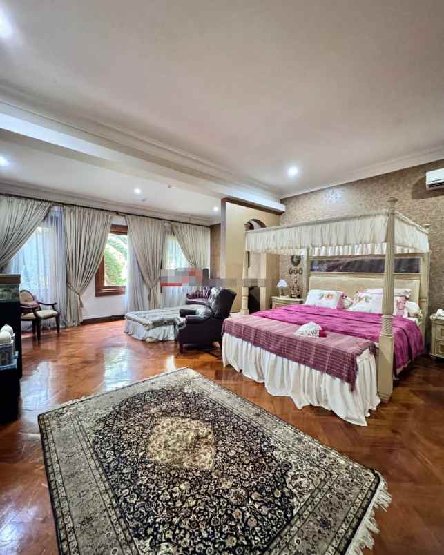 dijual rumah taman pondok indah pondok