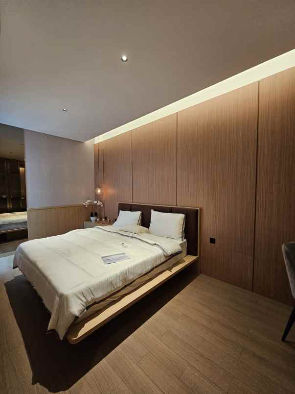 dijual rumah taman villa meruya