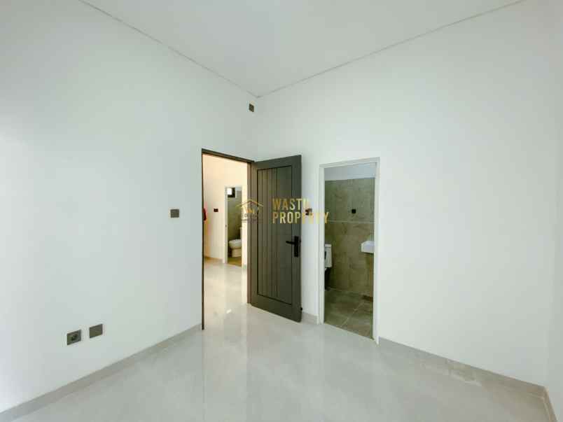 dijual rumah tamanmartani kalasan