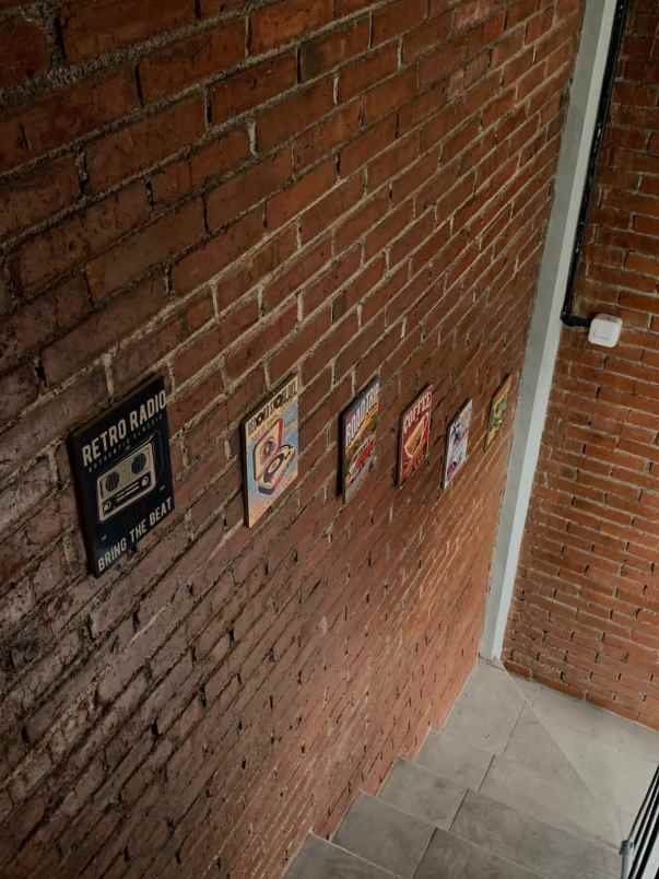 dijual rumah terusan metro