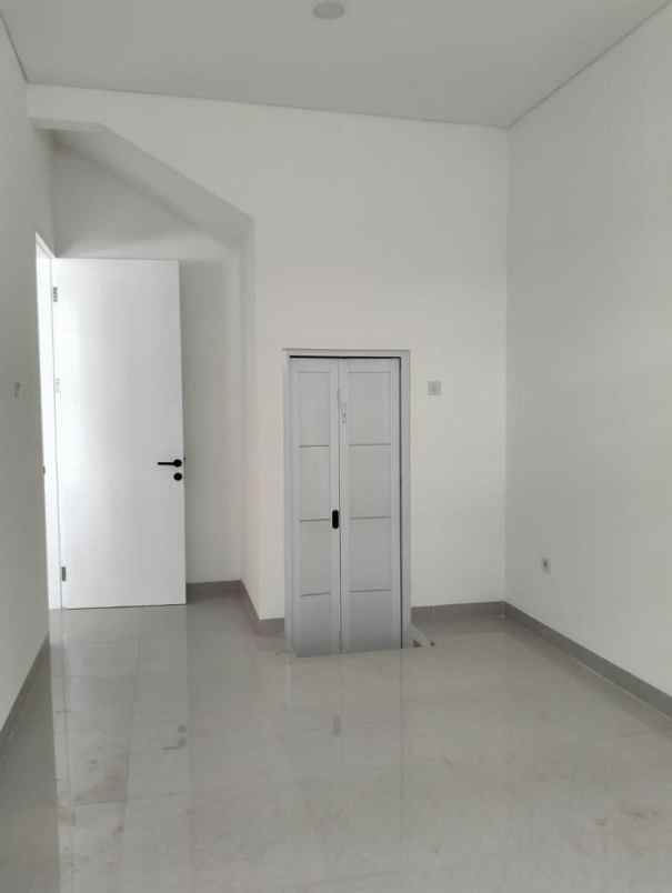 dijual rumah the south cinere