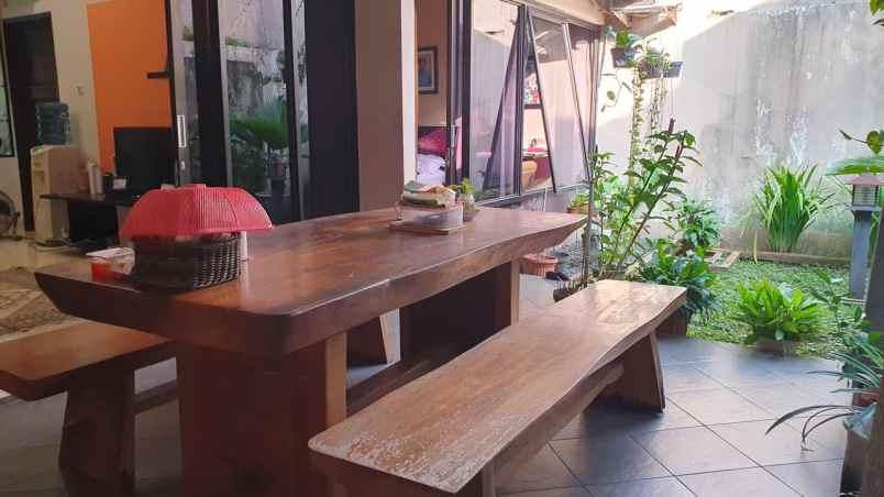 dijual rumah tingkat mutiara sentul estate depan taman