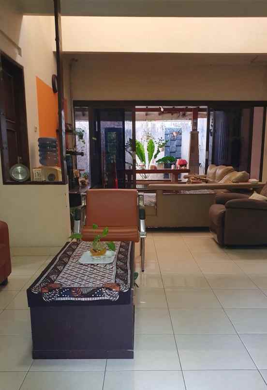 dijual rumah tingkat mutiara sentul estate depan taman