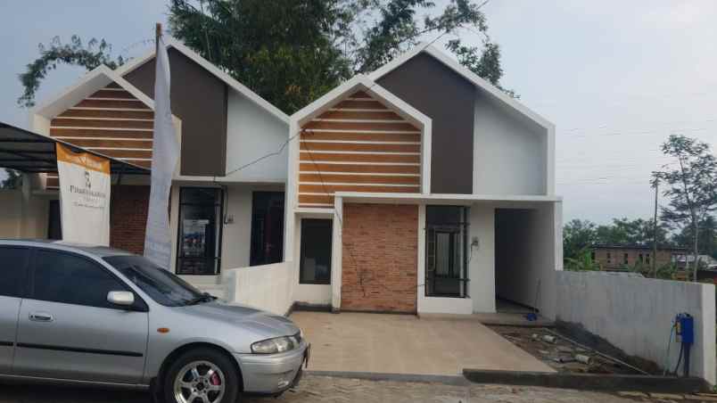dijual rumah tlogowaru