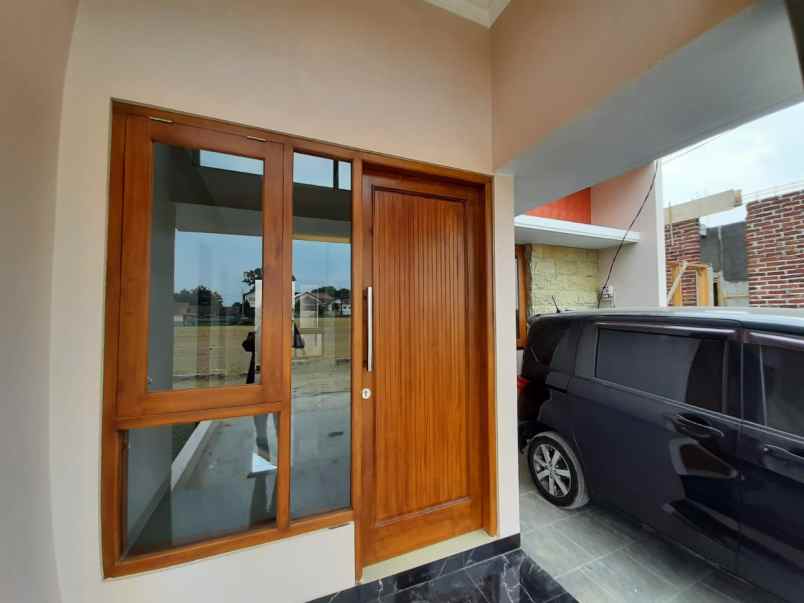 dijual rumah trighanggo