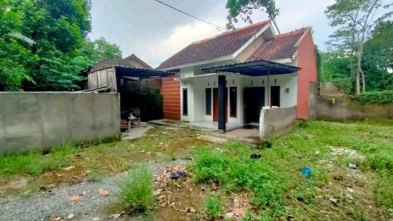 dijual rumah trirenggo