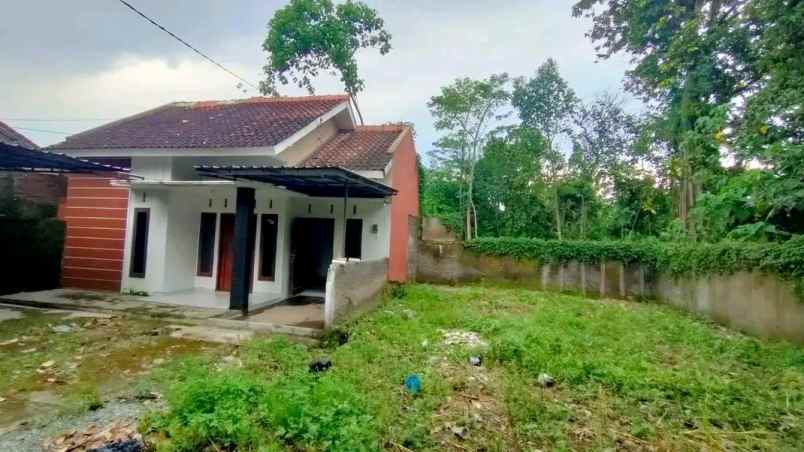 dijual rumah trirenggo