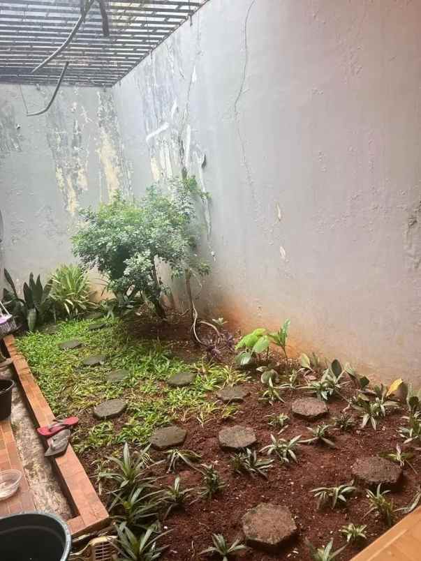 dijual rumah ulujami