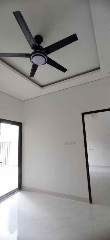 dijual rumah utan kayu