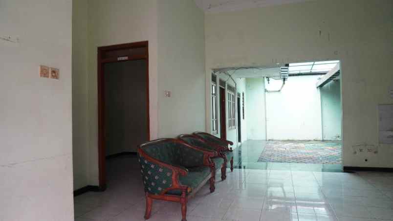 dijual rumah villa seturan indah