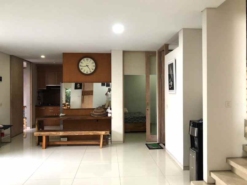 dijual rumah villasa townhouse setu kec