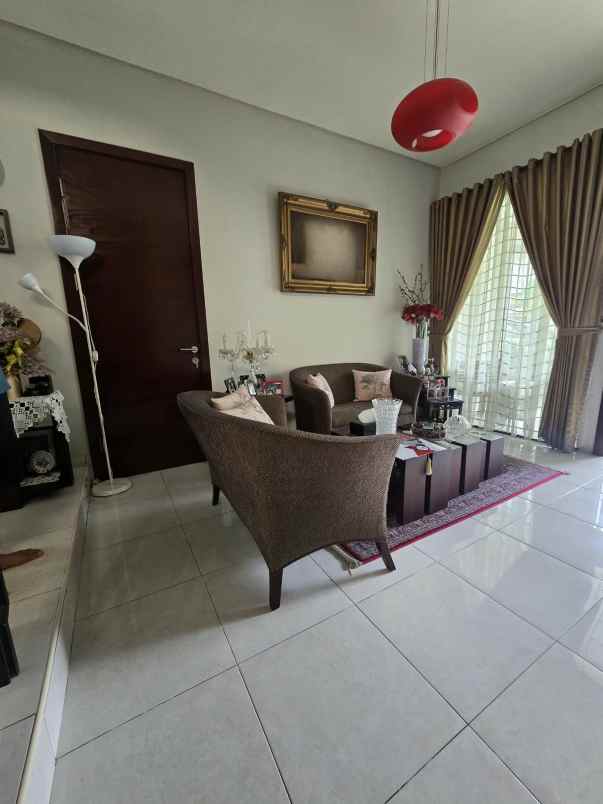 dijual rumah virginia lagoon