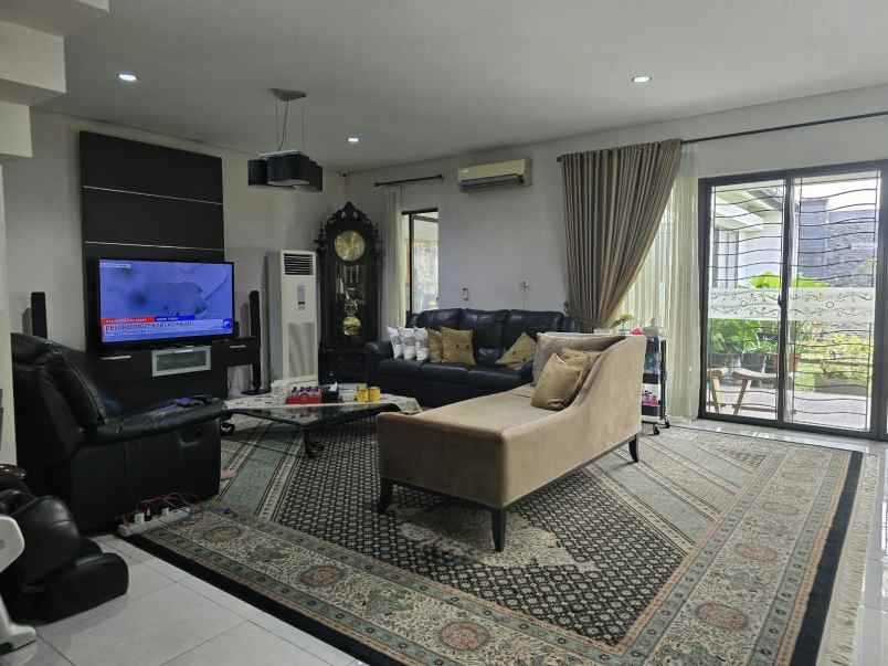 dijual rumah virginia lagoon