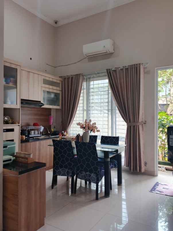 dijual rumah water spring boulevard