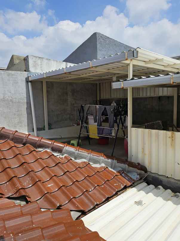 dijual rumah wisata bukit mas