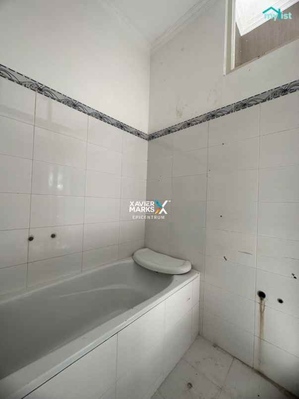 dijual rumah wisata semanggi