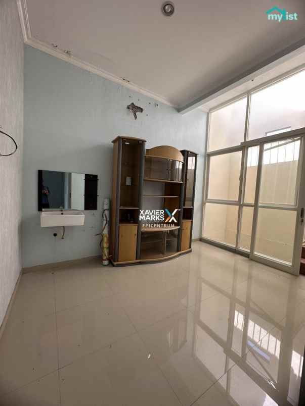 dijual rumah wisata semanggi