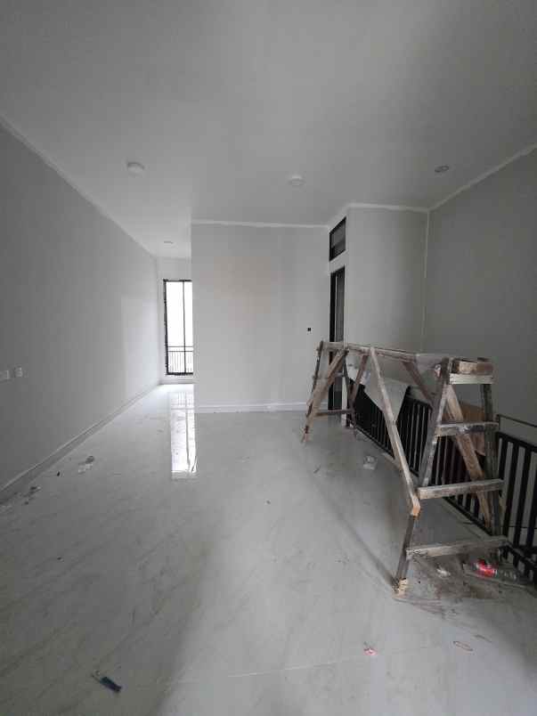 dijual rumah wisma mukti