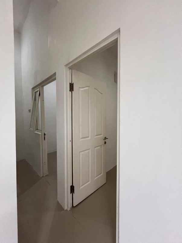 dijual rumah wisma tirta agung