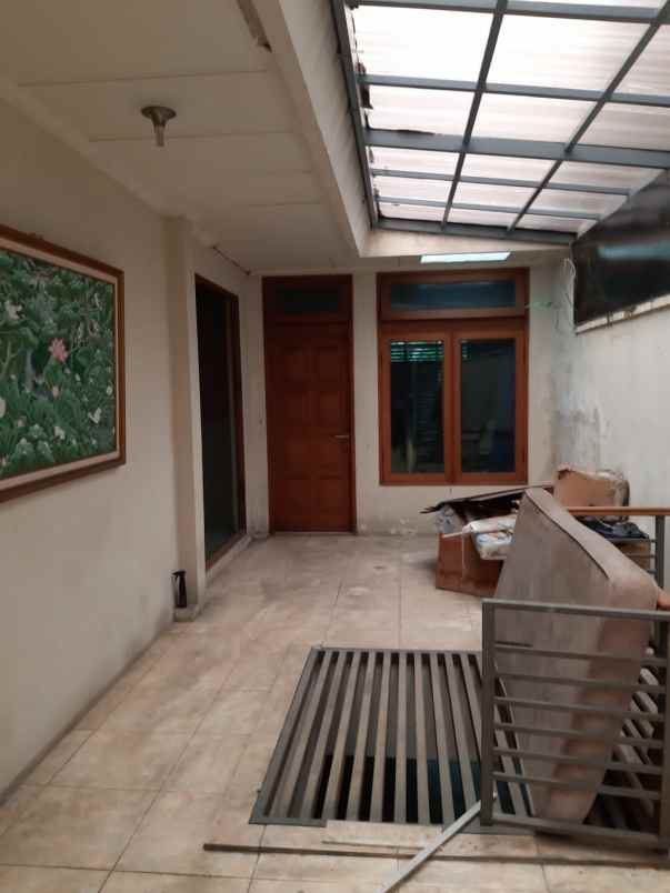 dijual segera rumah tinggal 2 lantai