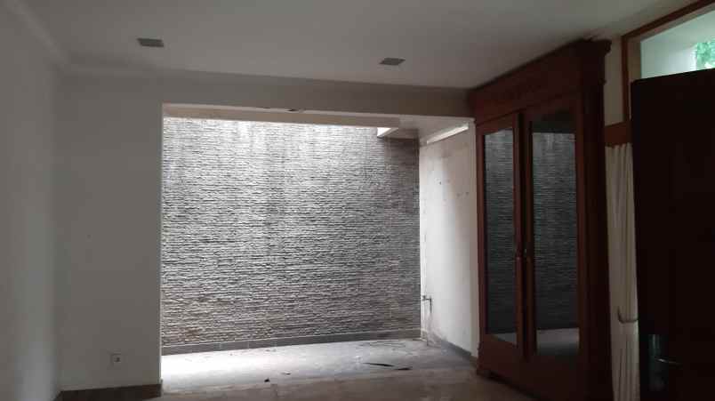 dijual segera rumah tinggal 2 lantai