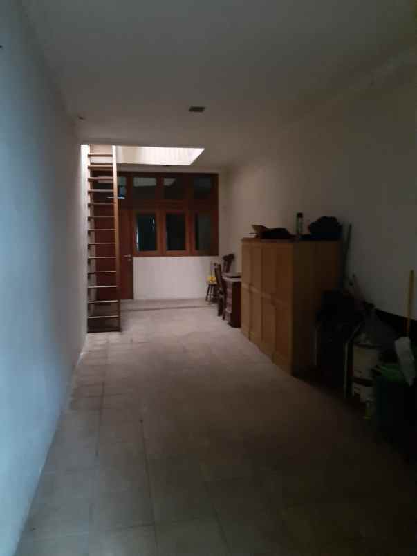 dijual segera rumah tinggal 2 lantai