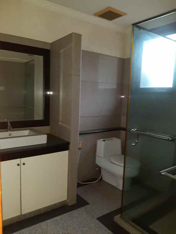 dijual segera rumah tinggal 2 lantai