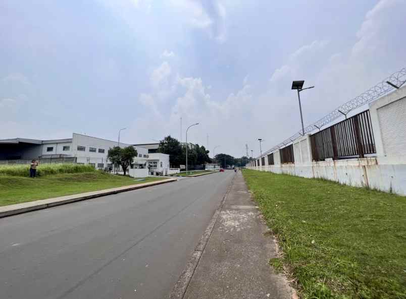 dijual tanah kawasan mm2100