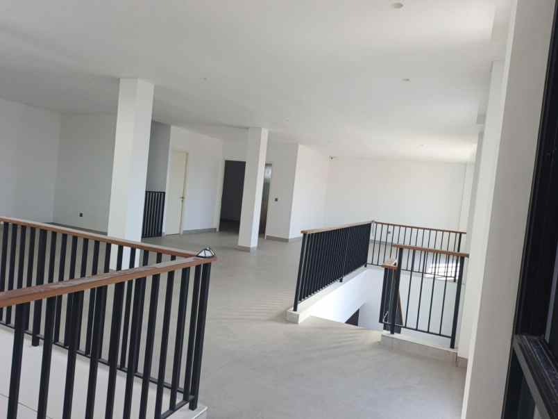dijual villa baru di gatot subroto barat bali