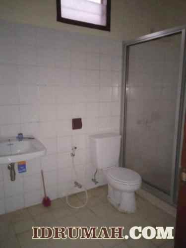 dijual villa bukit lembah lestari