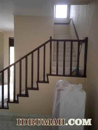 dijual villa bukit lembah lestari