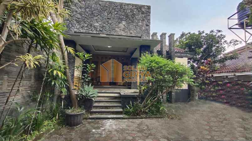 dijual villa desa pasir angin kec