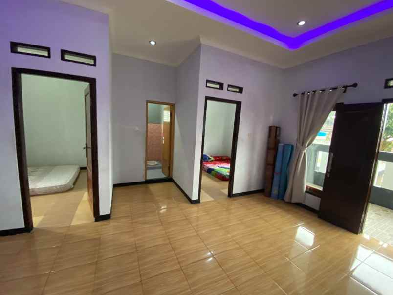 dijual villa di pamijahan bogor gunun