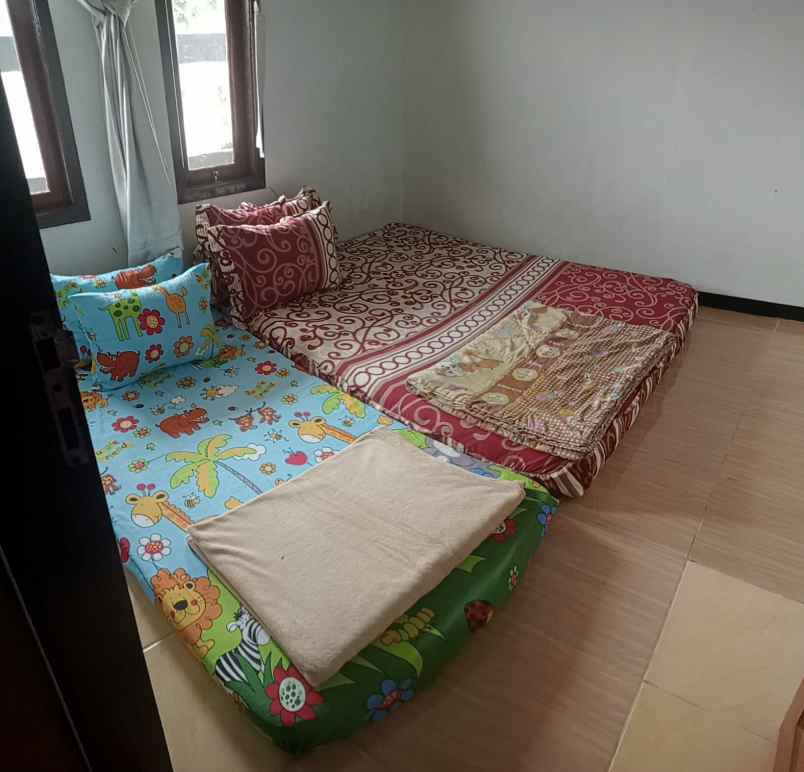 dijual villa di pamijahan bogor gunun