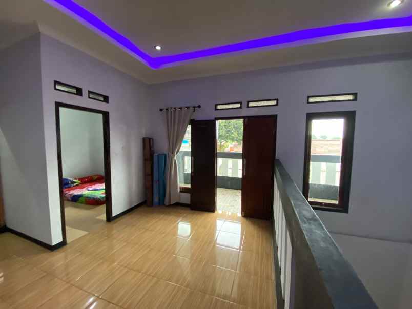dijual villa di pamijahan bogor gunun
