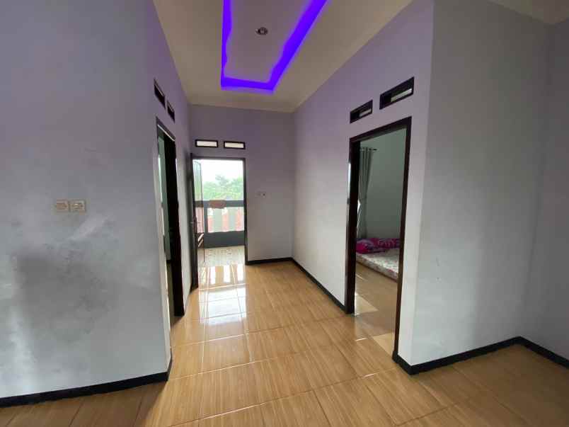 dijual villa di pamijahan bogor gunun