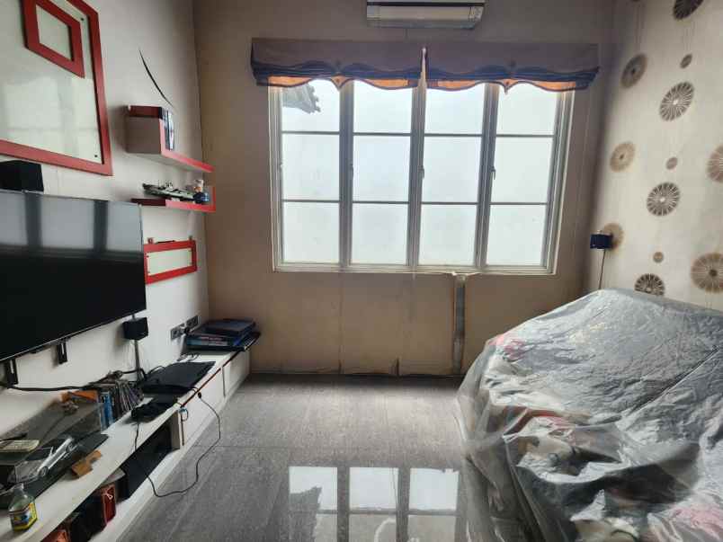 dijual villa jalan letjen jamin ginting
