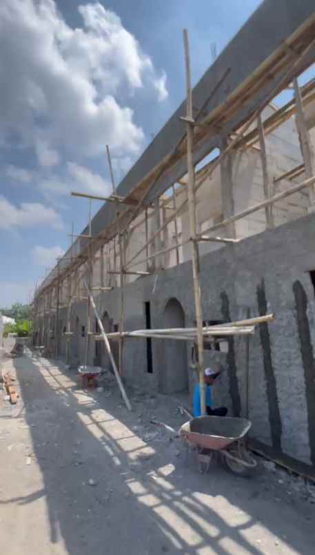 dijual villa jl jenengan raya