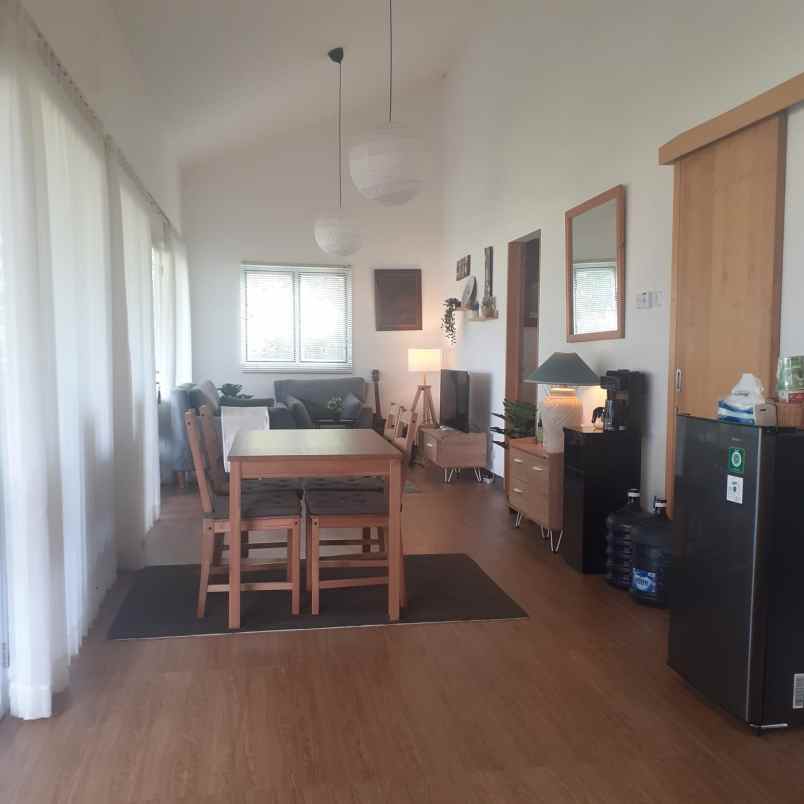 dijual villa jl tangkuban parahu