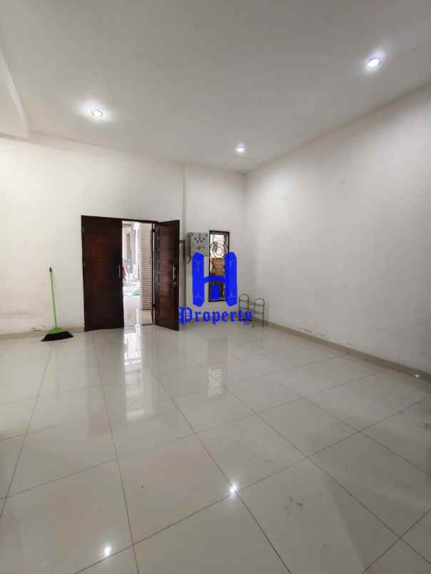 dijual villa komplek cemara asri jalan