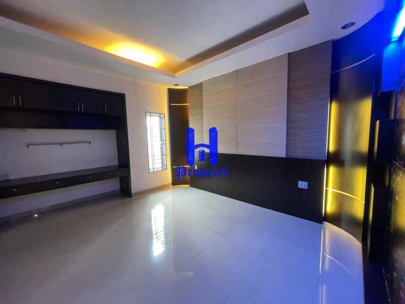 dijual villa komplek cemara asri jalan